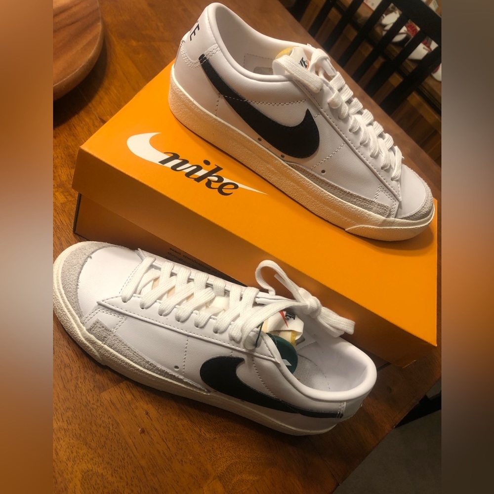 Nike Blazers 77 Vintage Low Men’s 5.5 / Women’s 7